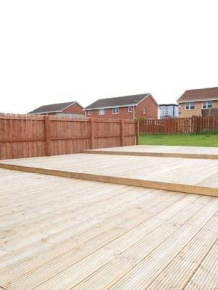 garden-decking-cost-calculator-3E5K-c2m750